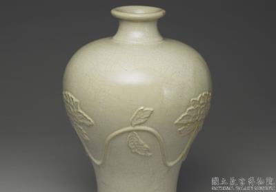 图片[2]-Meiping vase with applied twined peony motifs, Shiwan ware, cream-colored glaze-China Archive